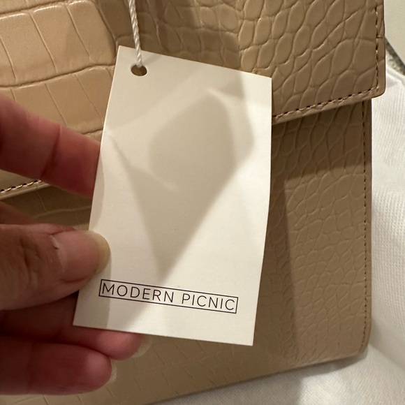 Modern Picnic The Large Luncher in Tan Croc Vegan Leather NWT - Picture 5 of 9